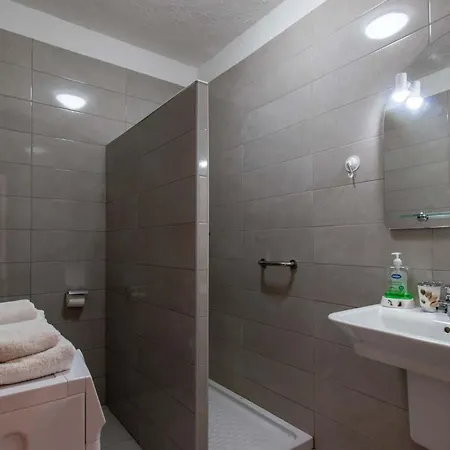 Floritas 24 - One Bed With Pool View