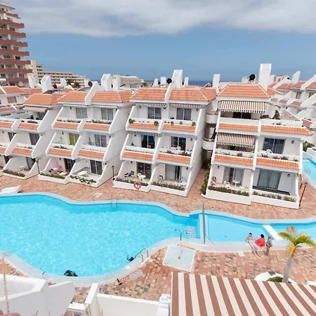 Floritas 24 - One Bed With Pool View Apartment